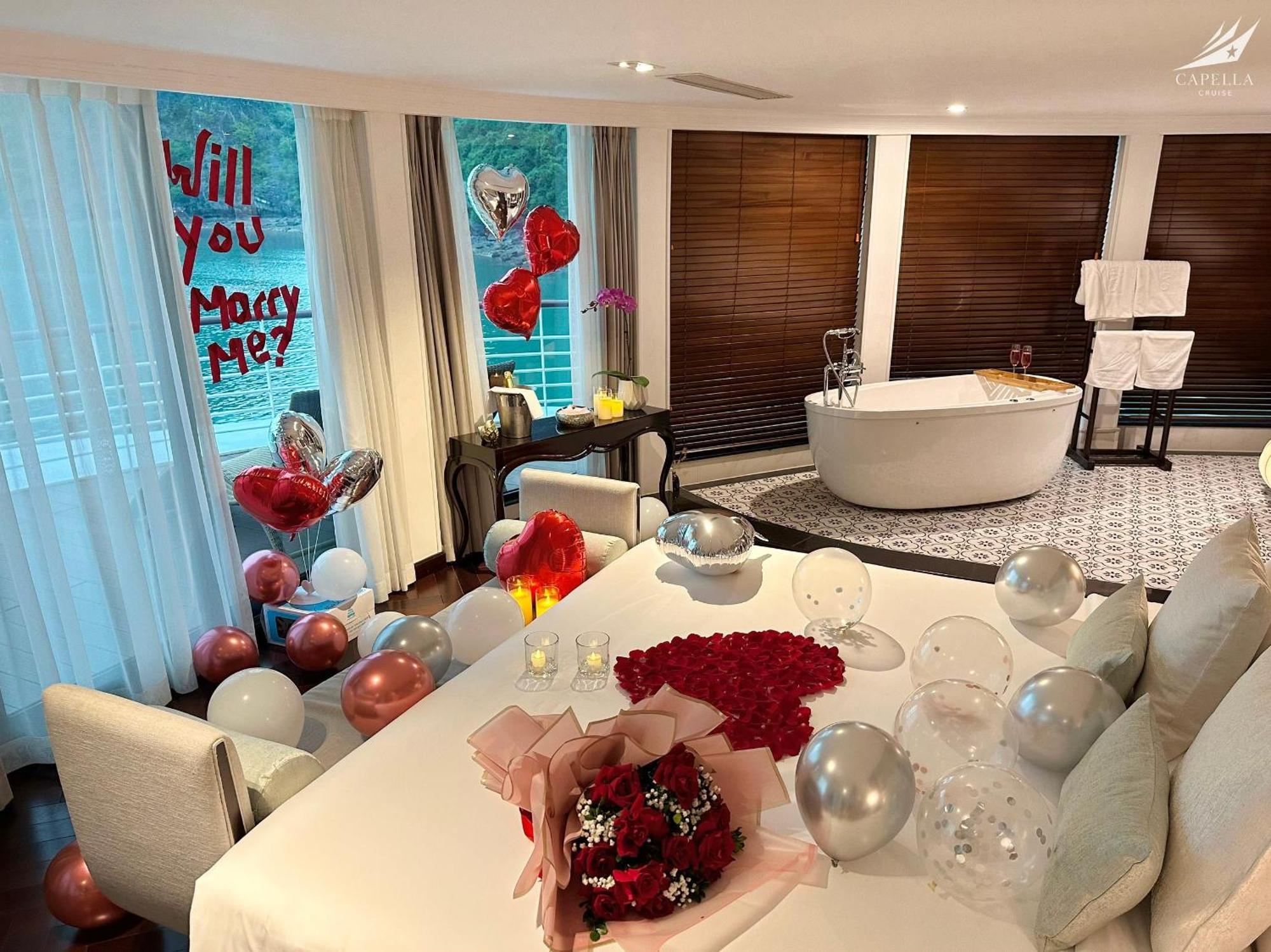 Hotel Halong Capella Cruise - Member Of Lyra Cruise Collection Hạ Long Exterior foto