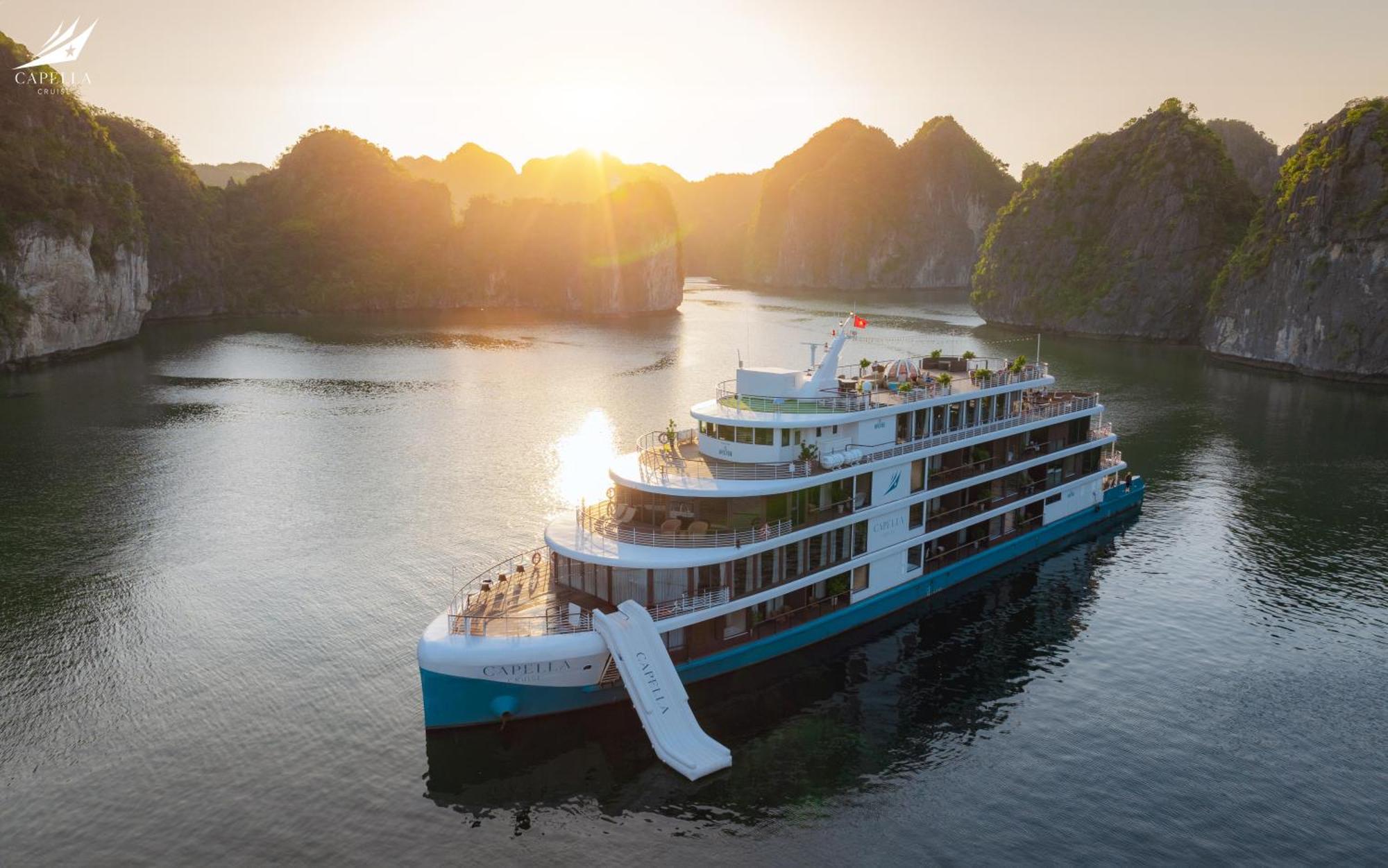 Hotel Halong Capella Cruise - Member Of Lyra Cruise Collection Hạ Long Exterior foto